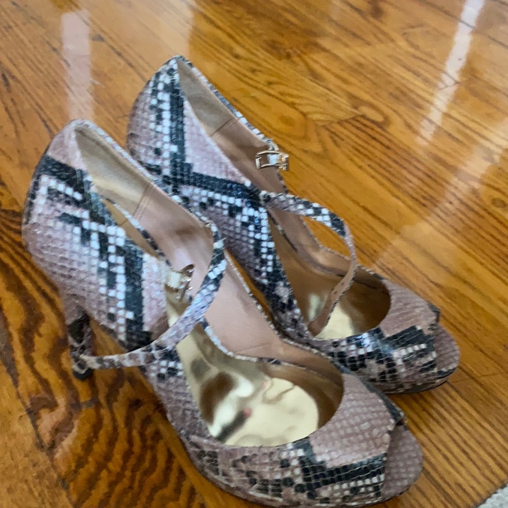 Coach heels with platform